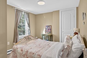 4 多间卧室、熨斗/熨衣板、WiFi、床单