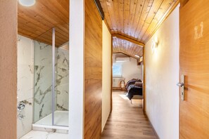 1 غرفة نوم وواي فاي وملاءات أسرّة