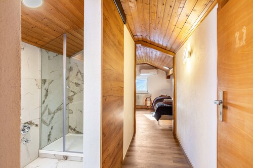 Attic apartment with air conditioning, in Freilassing