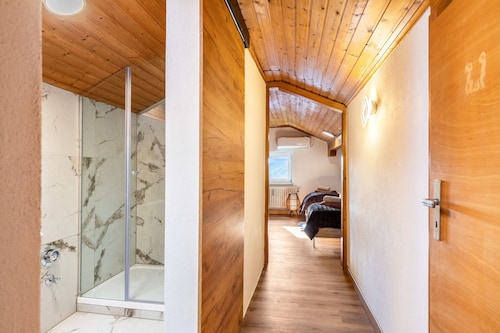 Attic apartment with air conditioning, in Freilassing