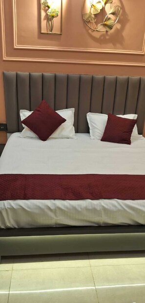 Luxury Apartment | Rollaway beds, free WiFi, bed sheets - Luxury Rooms In Lucknow (Lucknow)