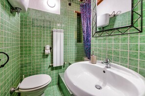 Shower, towels