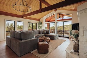 TV, fireplace - Luxury by Nature - Sedona Designer Retreat (Sedona)