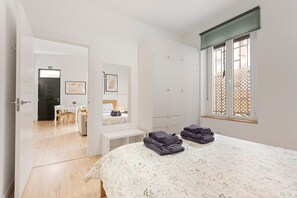 1 habitación, tabla de planchar con plancha, wifi y ropa de cama 
