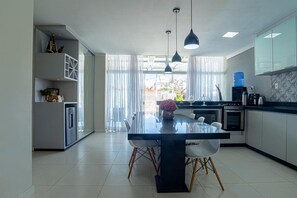 Villa | Dining