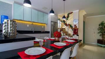 Villa | Dining