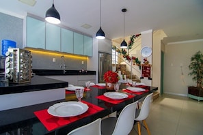 Villa | Dining