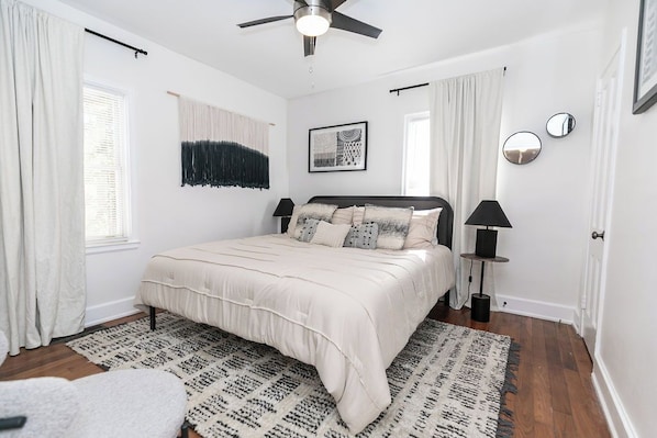 2 bedrooms, iron/ironing board, free WiFi, bed sheets