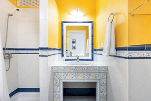 Hair dryer, towels - TenoHomes Scenic Ocean View Stay, North Tenerife (San Marcos)