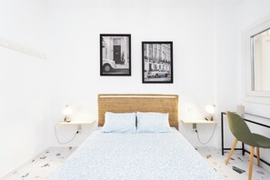 Iron/ironing board, WiFi, bed sheets
