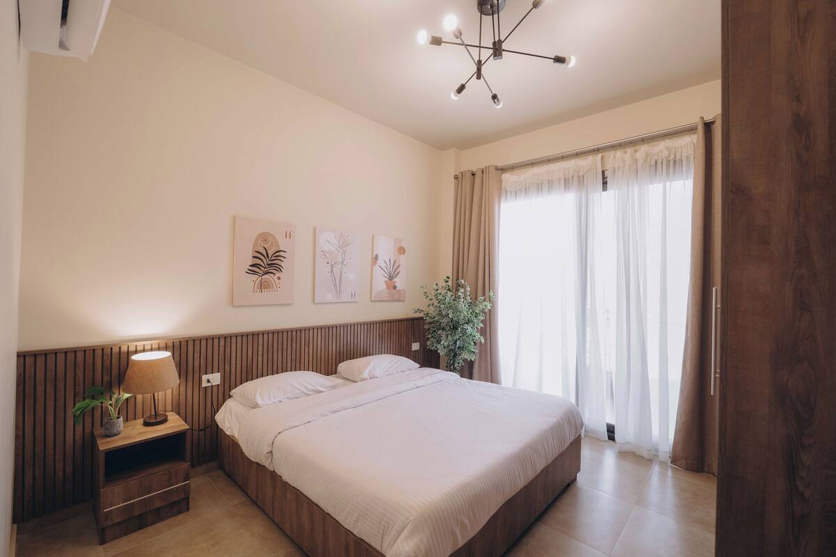 Luxury Apartment, 1 Bedroom | Free WiFi