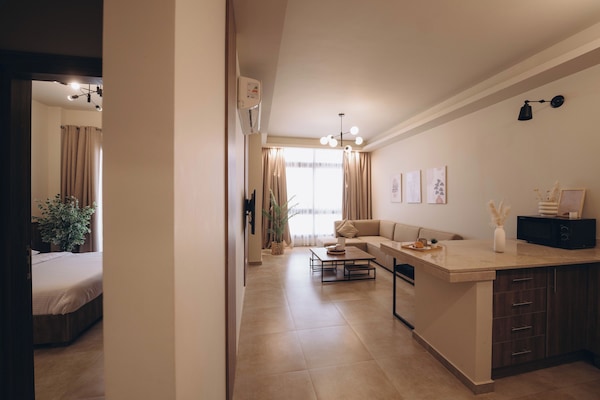 Elite Apartment, City View | Living area
