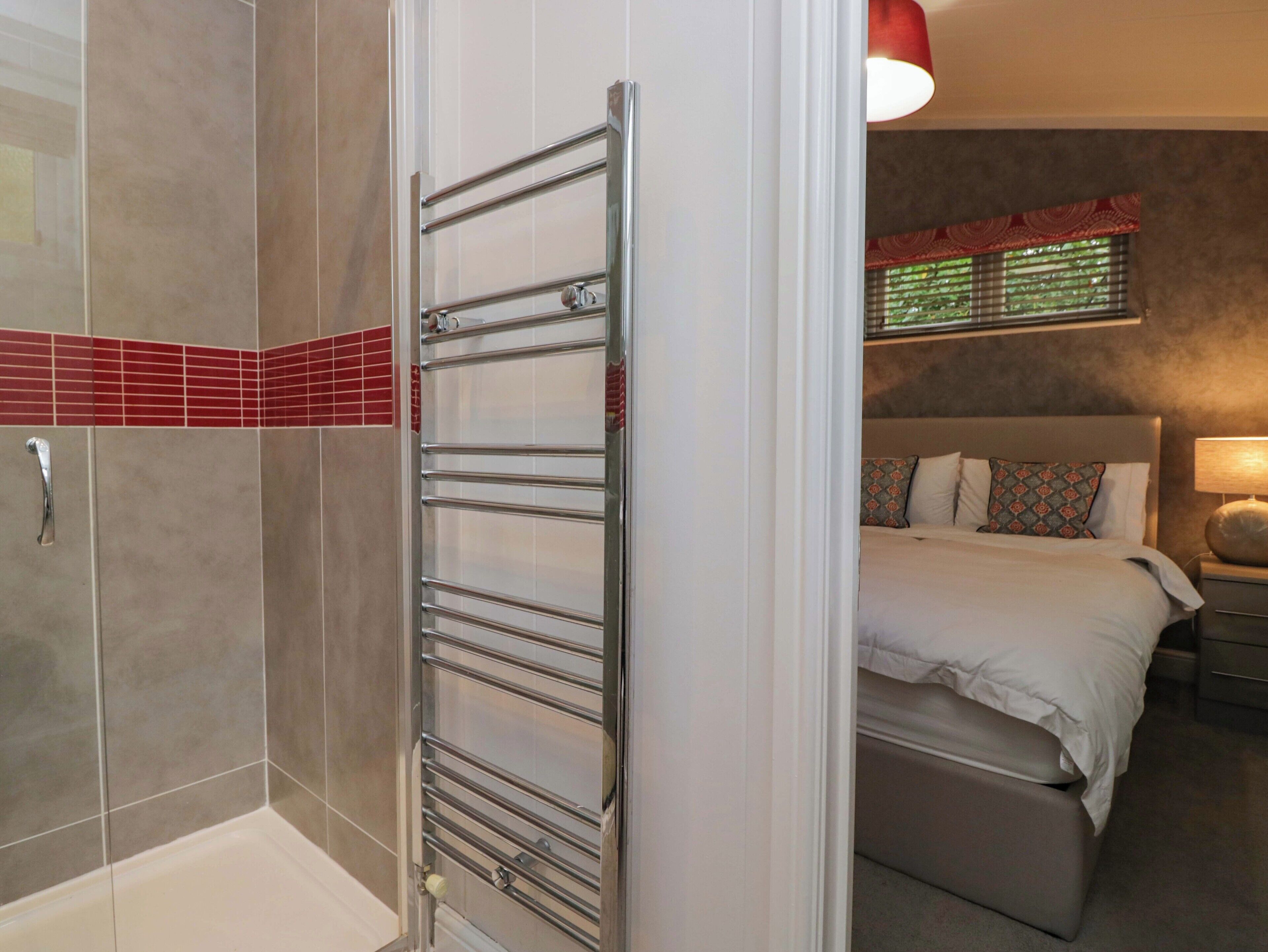 3 quartos, individualmente decorados, individualmente mobiliados