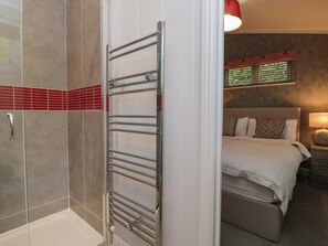 3 bedrooms, individually decorated, individually furnished, free WiFi - 5 Waterside Wood (Windermere)