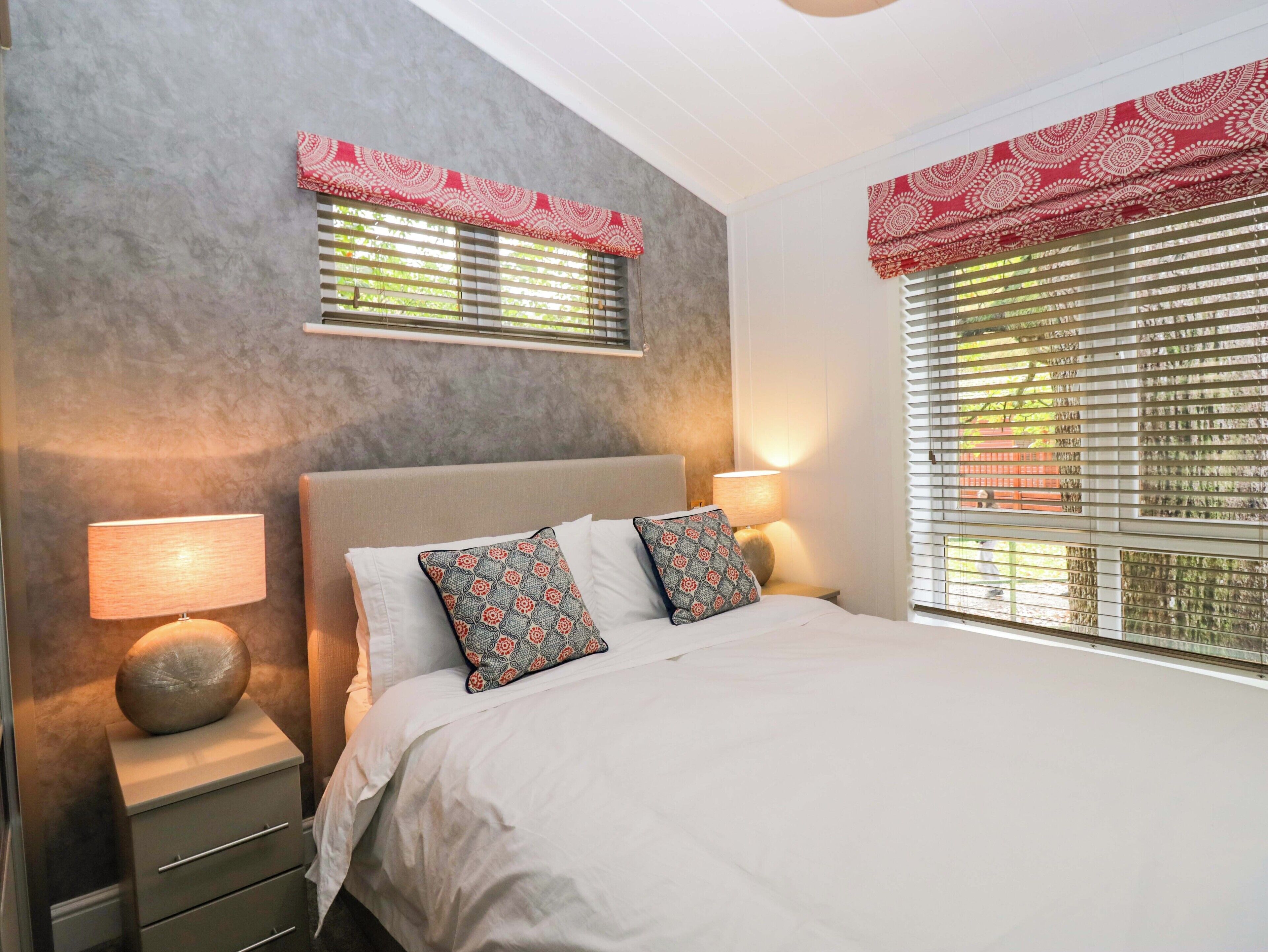 3 bedrooms, individually decorated, individually furnished, free WiFi