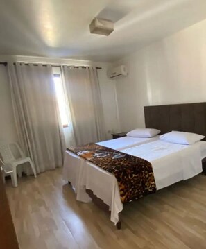 Kamar Keluarga | Ruang kerja ramah laptop dan Wi-Fi gratis