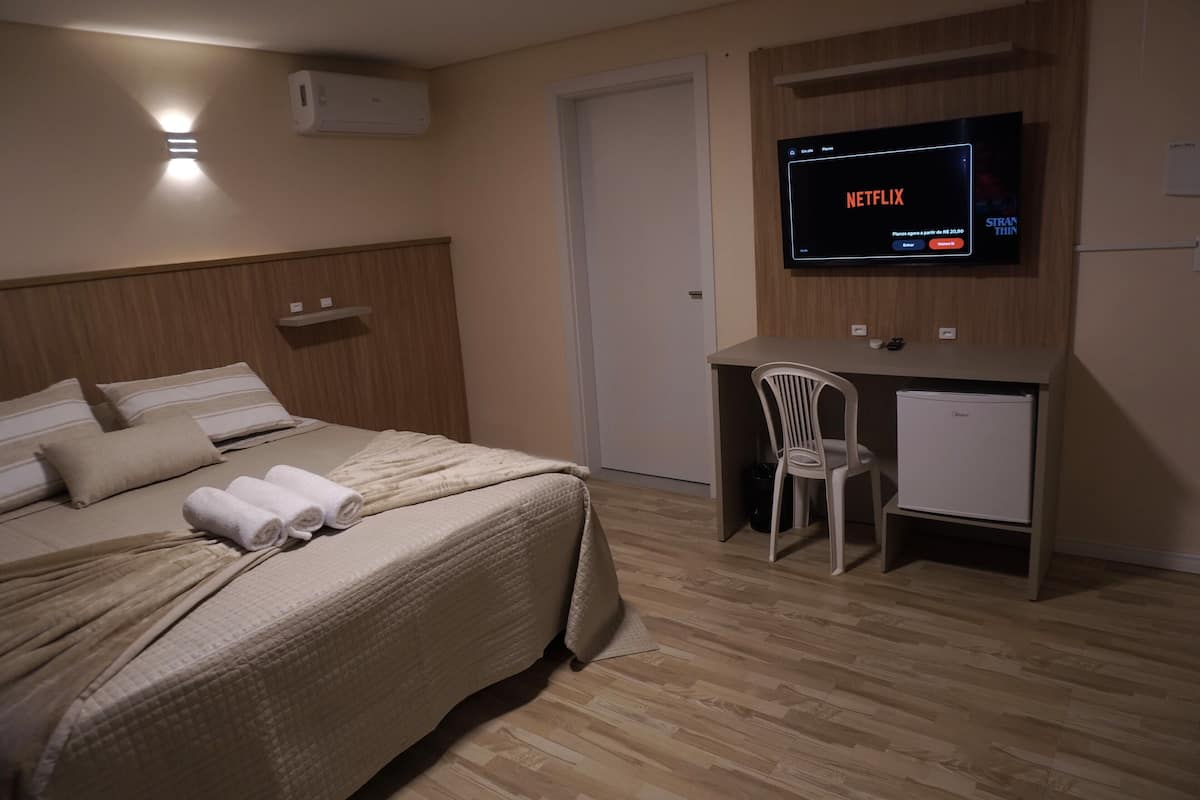 Laptop workspace, free WiFi