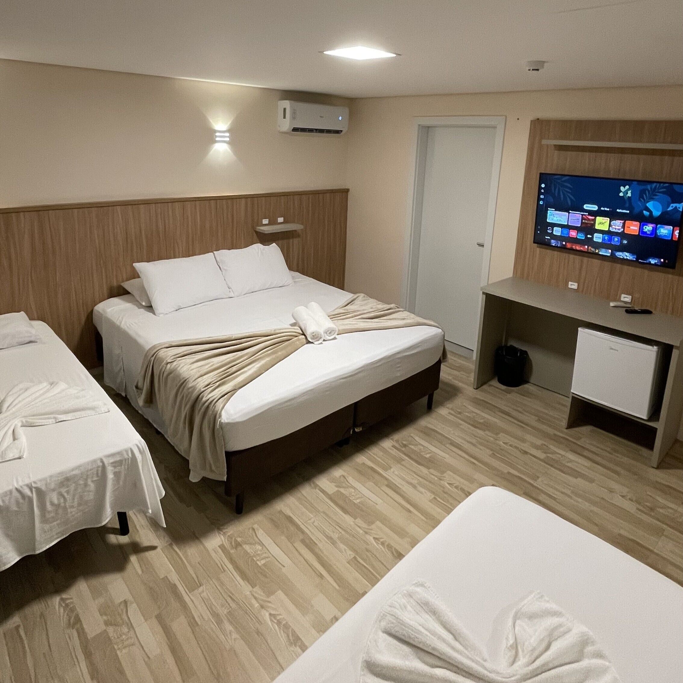 Firemannsrom – classic | Skrivebord for bærbar PC og wi-fi (inkludert)