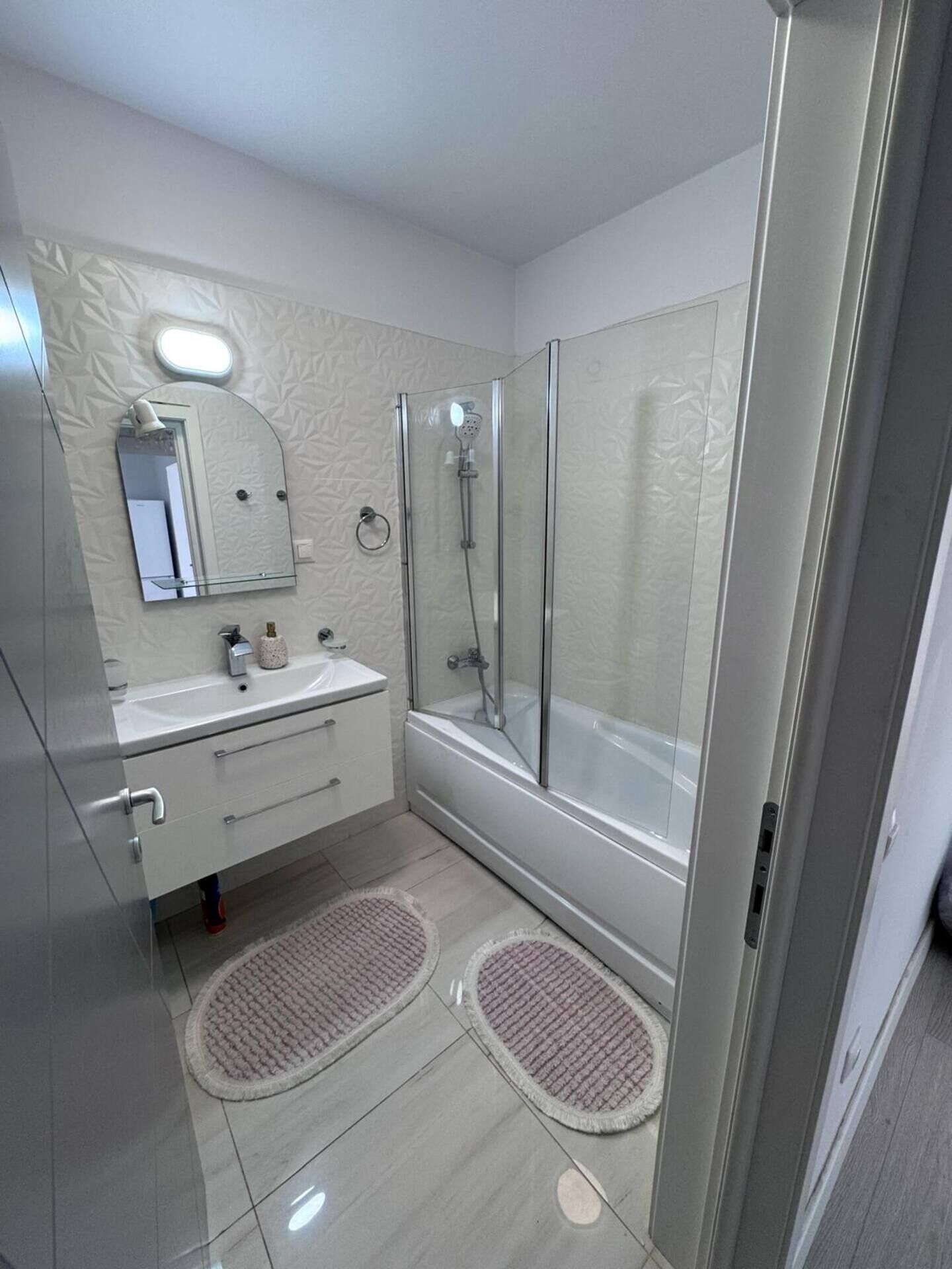 淋浴設備、提供毛巾、番梘、洗頭水