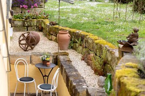 Outdoor dining - Studio Apartment, 32 sqm, with Wi-Fi (Ammerbuch)