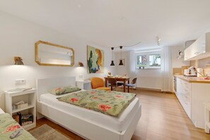 1 bedroom, WiFi, bed sheets - Studio Apartment, 32 sqm, with Wi-Fi (Ammerbuch)