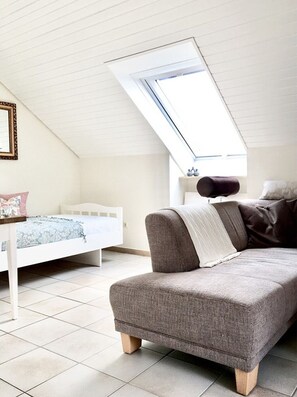 1 bedroom, WiFi, bed sheets - Studio Apartment, 32 sqm, with Wi-Fi (Ammerbuch)