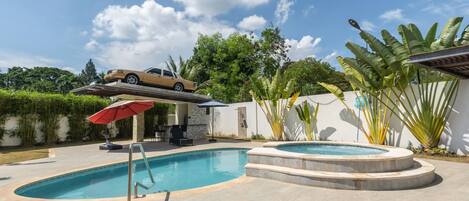 حمّام سباحة خارجي