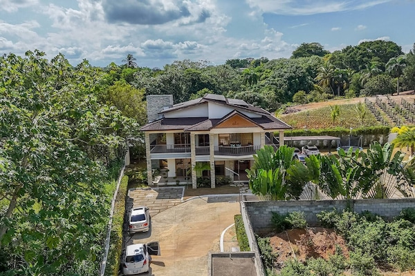 Vila, 3 quartos, para fumantes, piscina particular | Fachada