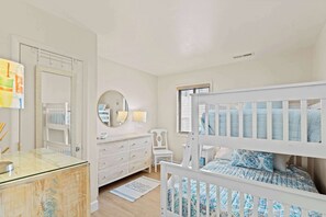 2 soverom, strykejern/-brett, wi-fi og sengetøy