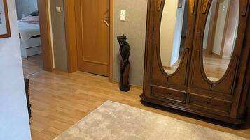 1 chambre, fer et planche Ă  repasser, Wi-Fi gratuit, draps fournis