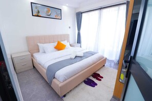 1 soverom, strykejern/-brett, internettilgang og sengetøy