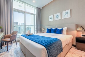In-room safe, iron/ironing board, free WiFi, bed sheets - Full Canal Views, Minutes from Downtown and Burj Khalifa (Dubai)