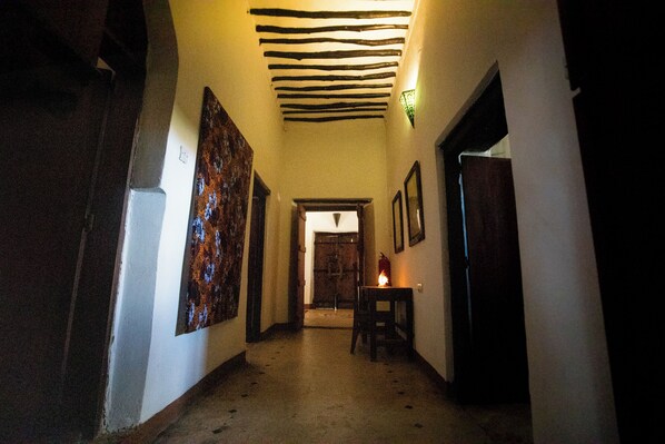 Interior - Butterfly Apartment: Charming Swahili Heritage Home in Bagamoyo Old Town (Bagamoyo)