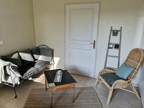 Classic Double Room, Garden View | Free WiFi