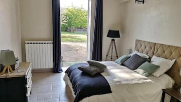 Klassieke tweepersoonskamer, uitzicht op tuin | Gratis wifi