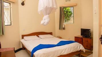Standard Double Room | Free WiFi, bed sheets