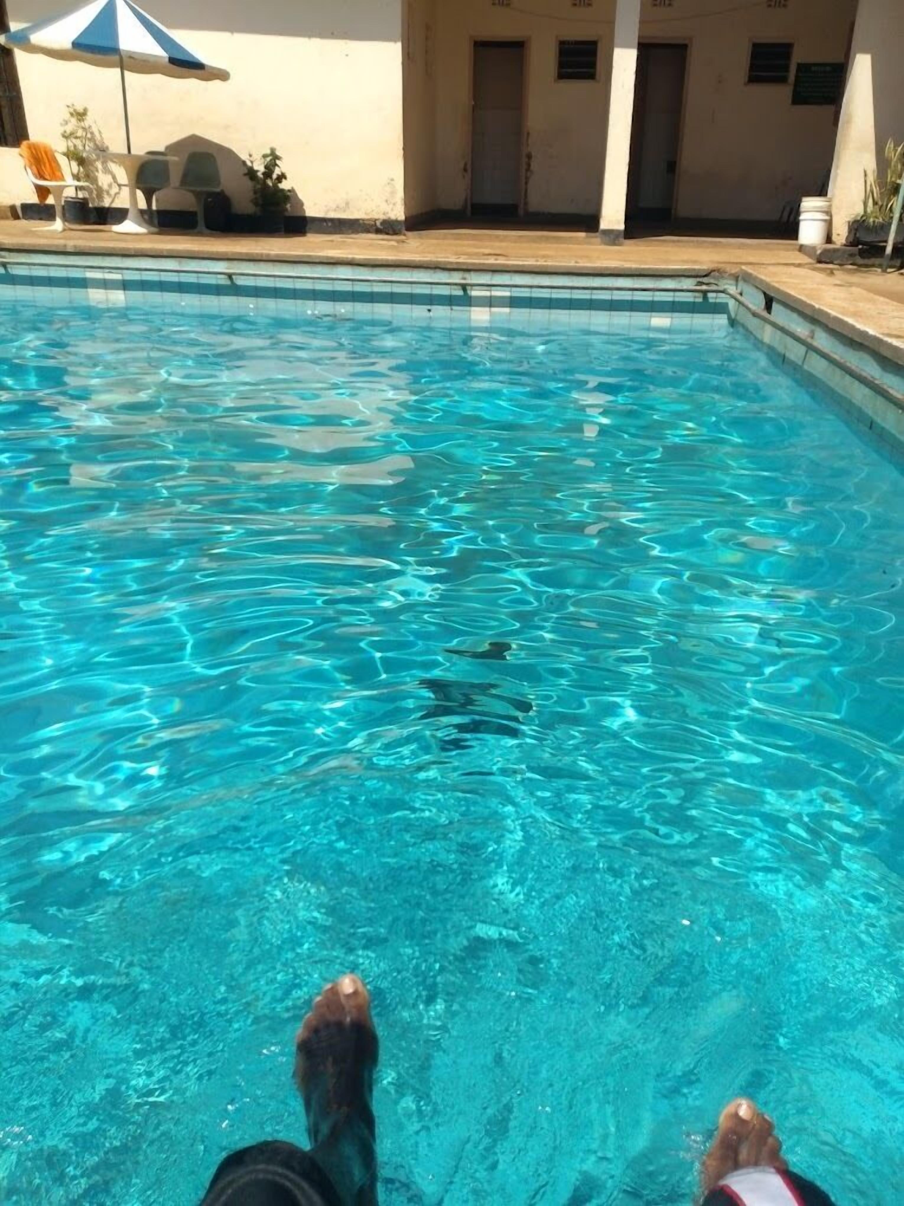 Kolam renang outdoor