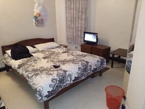 Standard Single Room | Free WiFi, bed sheets