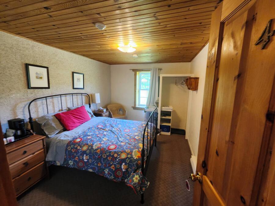 Habitación doble, vistas al jardín | Wifi gratis y ropa de cama