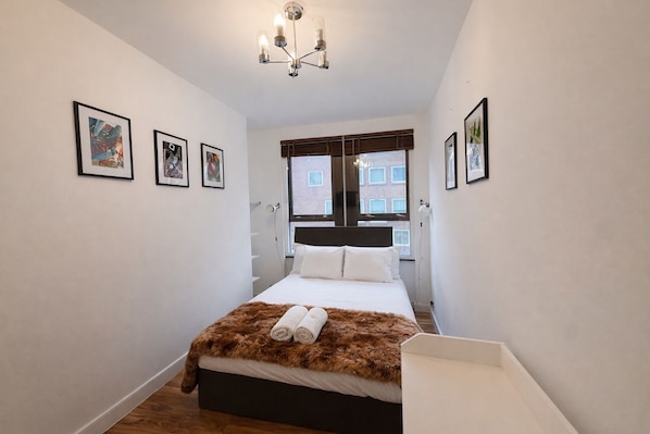2 bedrooms, desk, iron/ironing board, free WiFi