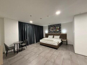 Desk, free WiFi, bed sheets