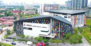 المنشأة من الخارج