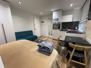 Studio, 1 Schlafzimmer, Balkon | Innenbereich