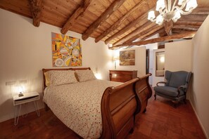 2 bedrooms - The Cleric. New/ AC/Lake Views/Terrace/Parking (Cernobbio)