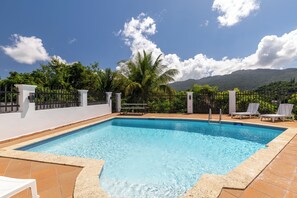 Utomhuspool