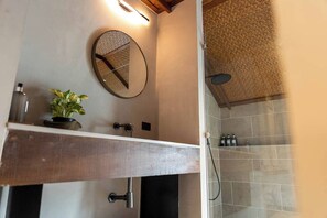 Villa, 5 chambres, fumeur, piscine privée | Salle de bain