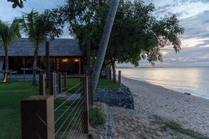 Vila, 5 quartos, para fumantes, piscina particular | Praia