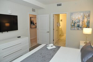 2 bedrooms, travel cot, WiFi, bed sheets