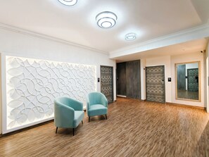Siddeområde i lobbyen