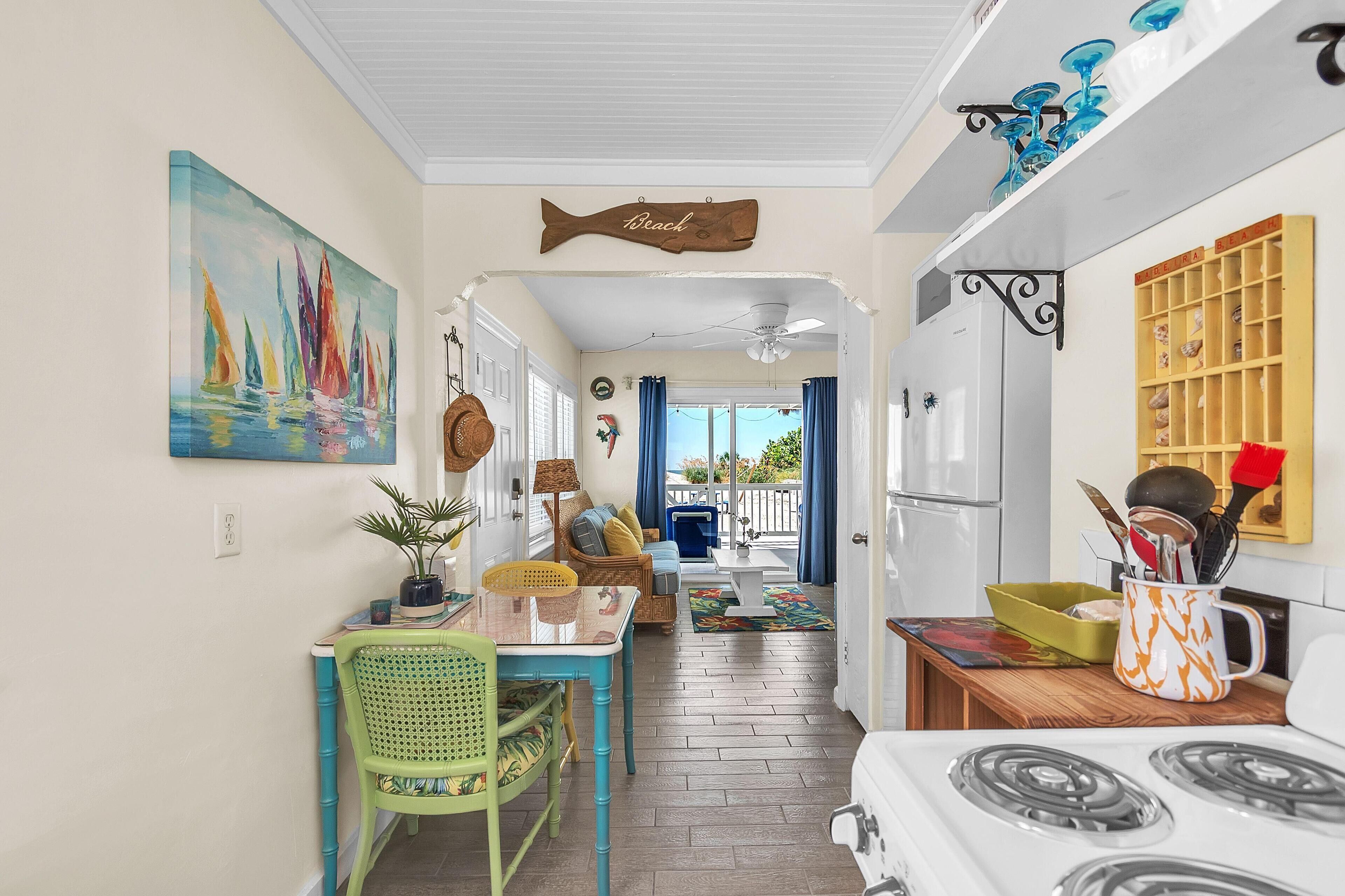 House, 2 Queen Beds (John's Pass-Time Beach Cottage #1) | Interior